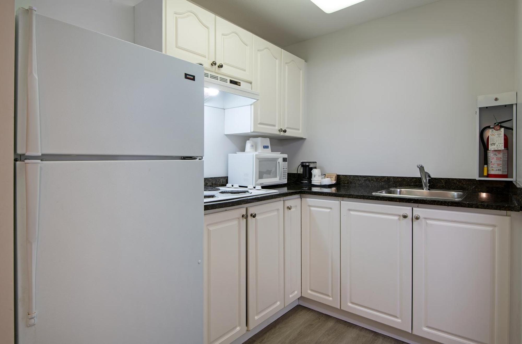 Travelodge By Wyndham Kamloops Mountview Extérieur photo