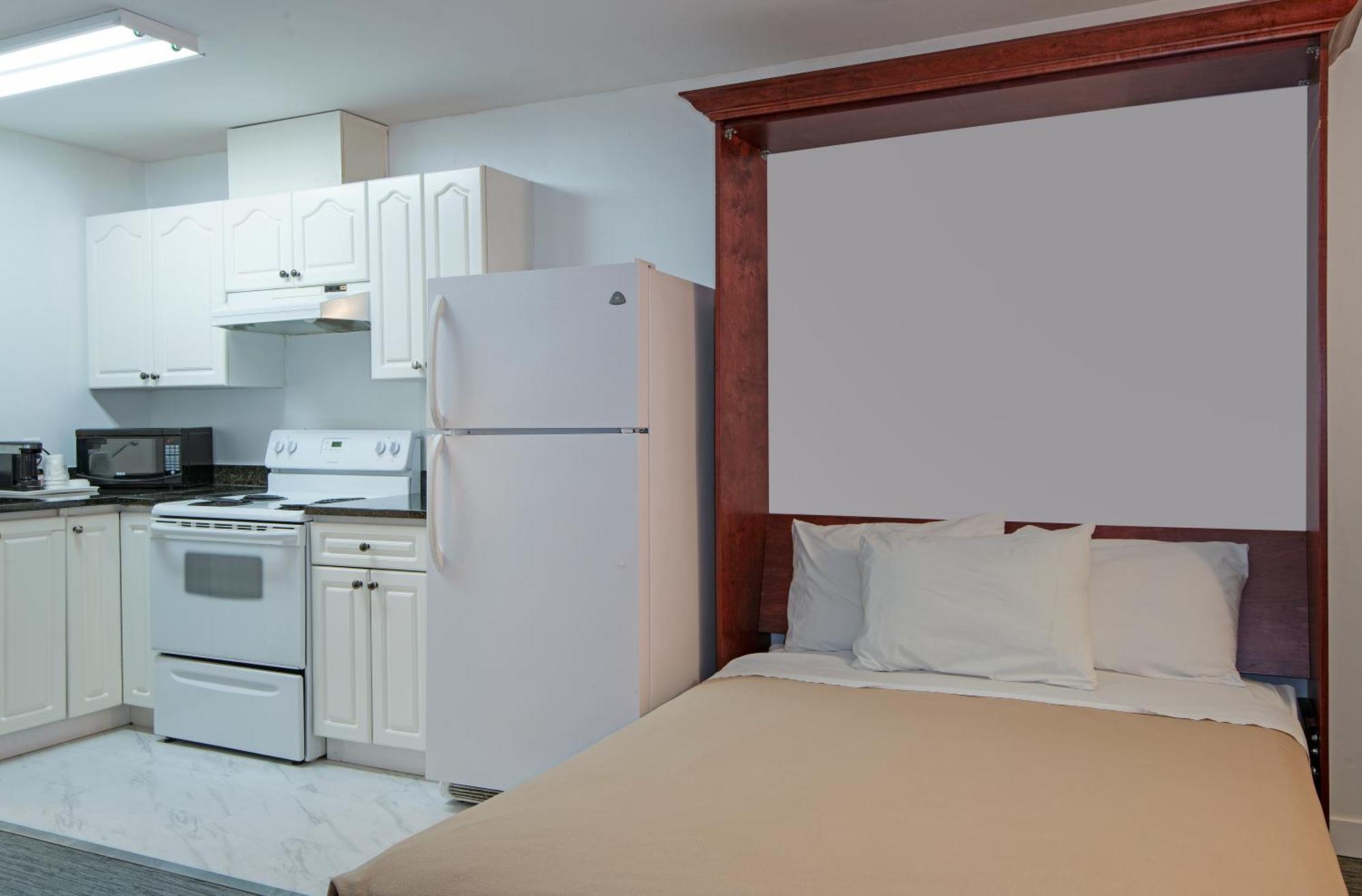 Travelodge By Wyndham Kamloops Mountview Extérieur photo