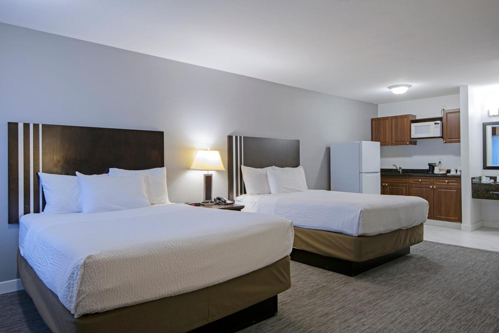 Travelodge By Wyndham Kamloops Mountview Extérieur photo