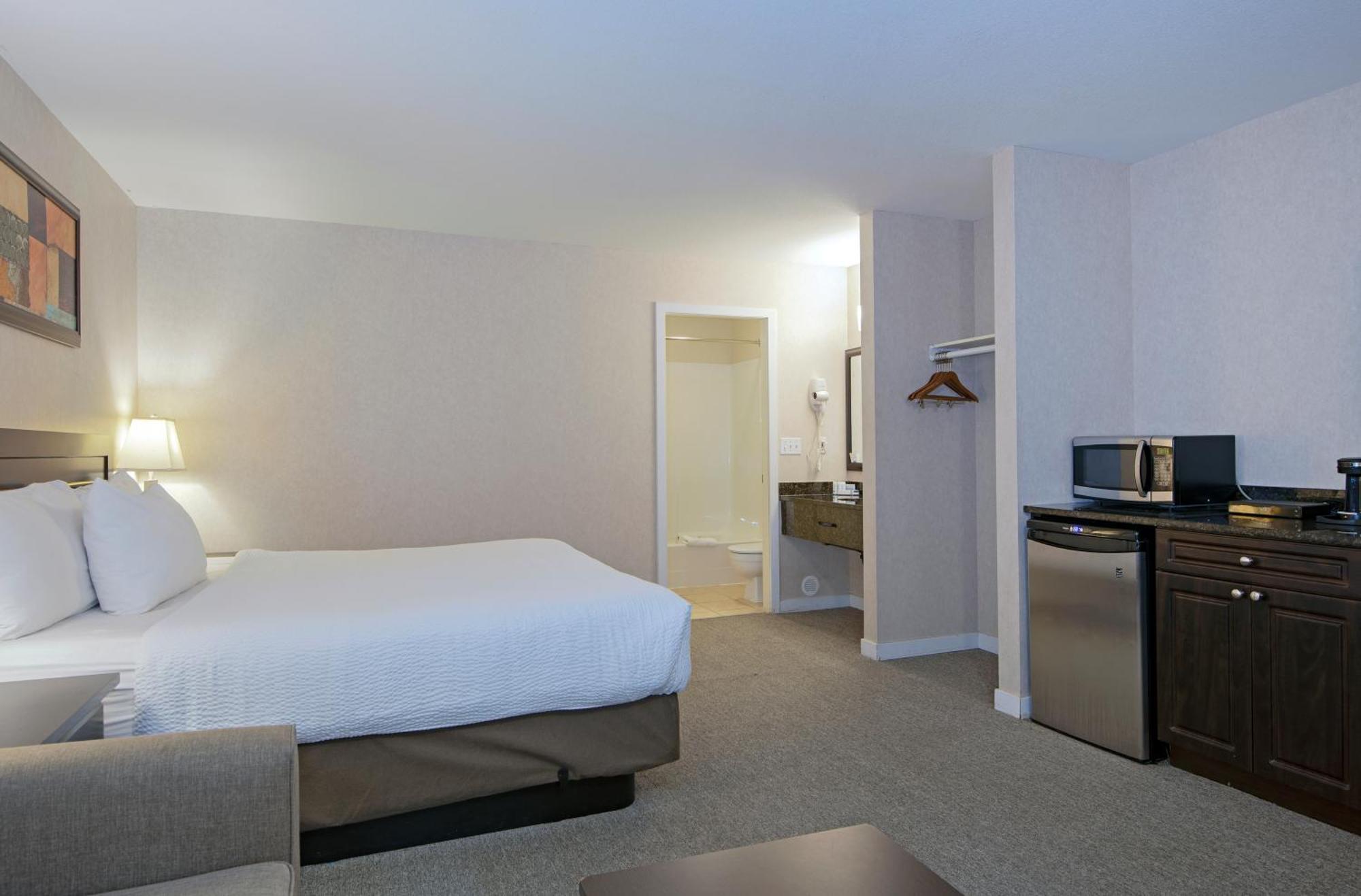 Travelodge By Wyndham Kamloops Mountview Extérieur photo