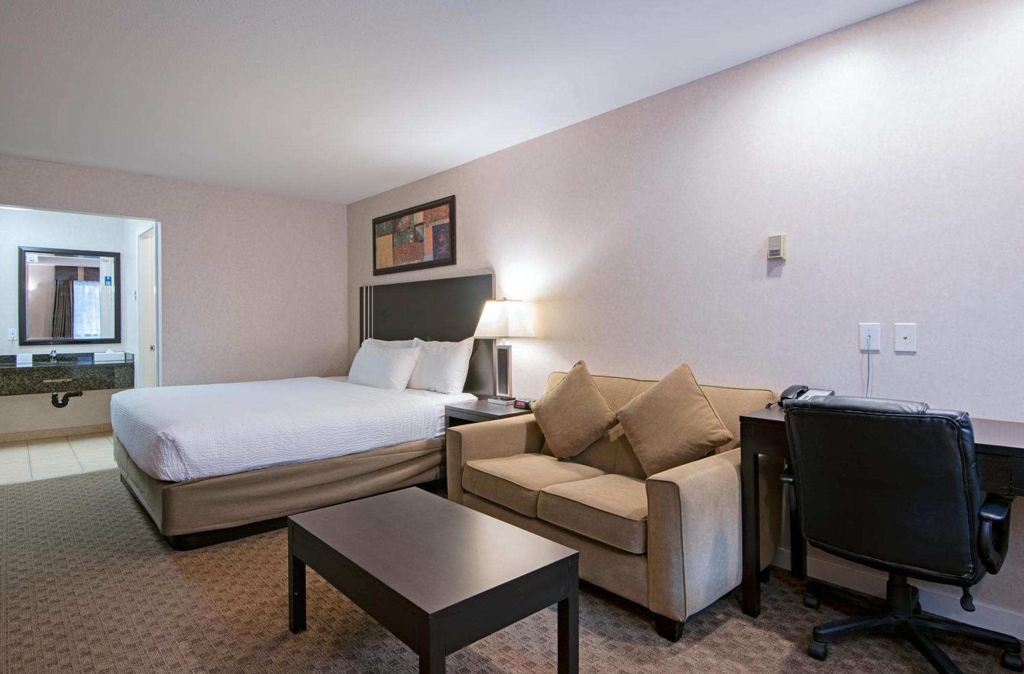 Travelodge By Wyndham Kamloops Mountview Extérieur photo