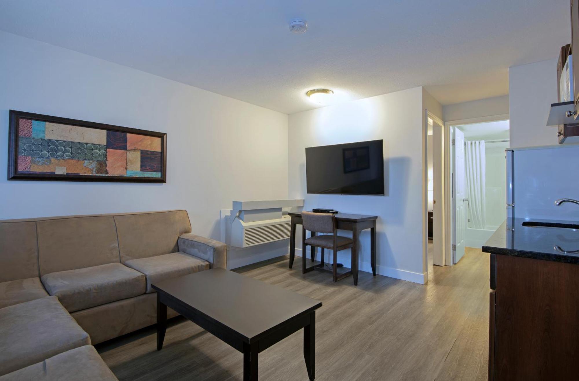 Travelodge By Wyndham Kamloops Mountview Extérieur photo