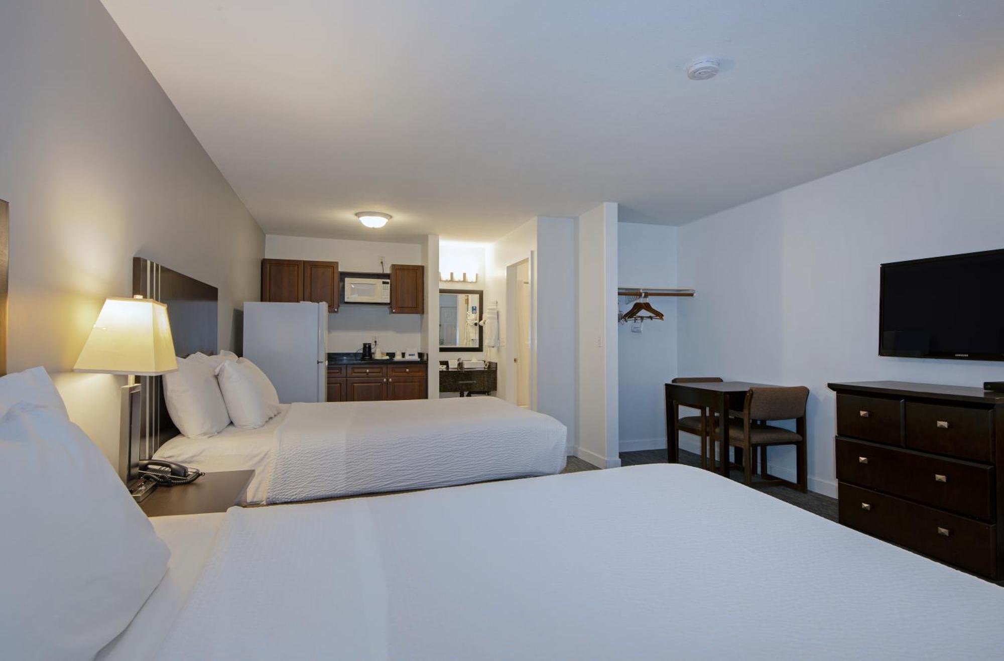 Travelodge By Wyndham Kamloops Mountview Extérieur photo