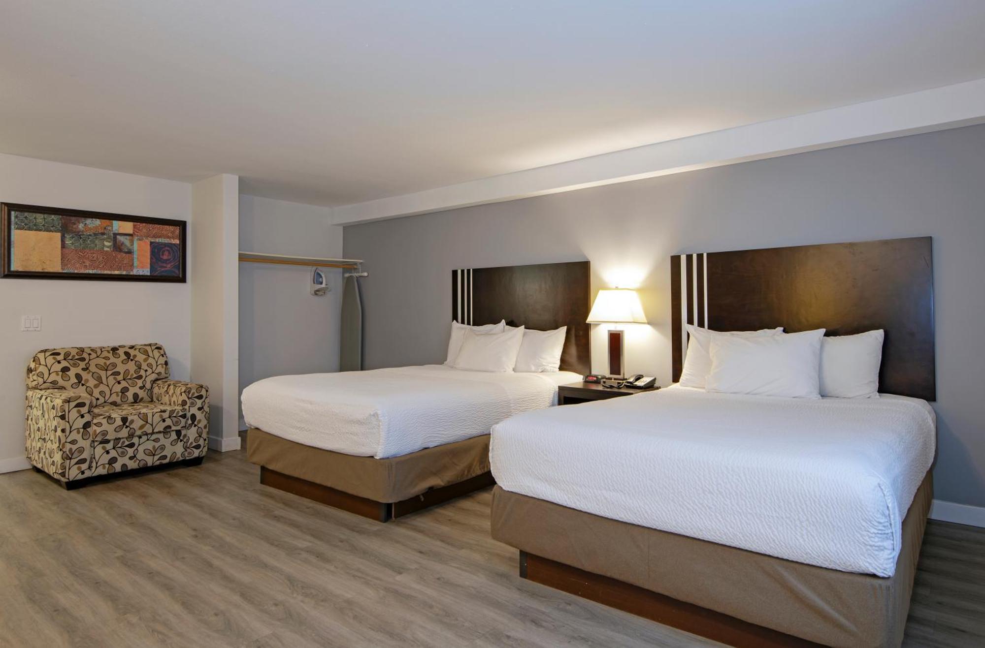 Travelodge By Wyndham Kamloops Mountview Extérieur photo