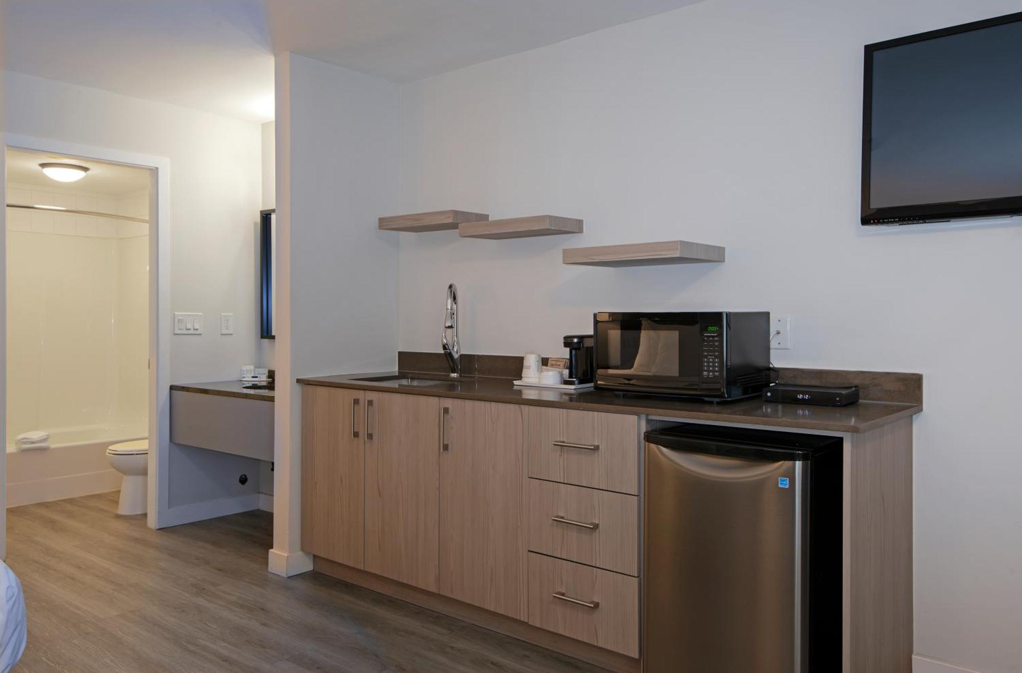 Travelodge By Wyndham Kamloops Mountview Extérieur photo